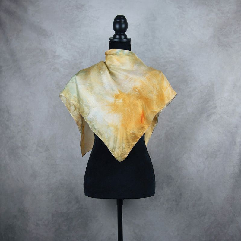 Hodvábna šatka VZOR_35, 80 × 90 cm, Made in Slovakia