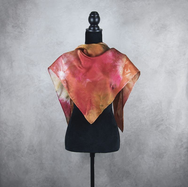 Luxusná hodvábna šatka LIMITED_326 – 100 % prírodný hodváb, 90 × 90 cm