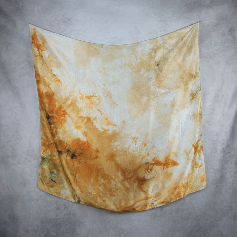 Hodvábna šatka VZOR_32, 85 × 90 cm, Made in Slovakia