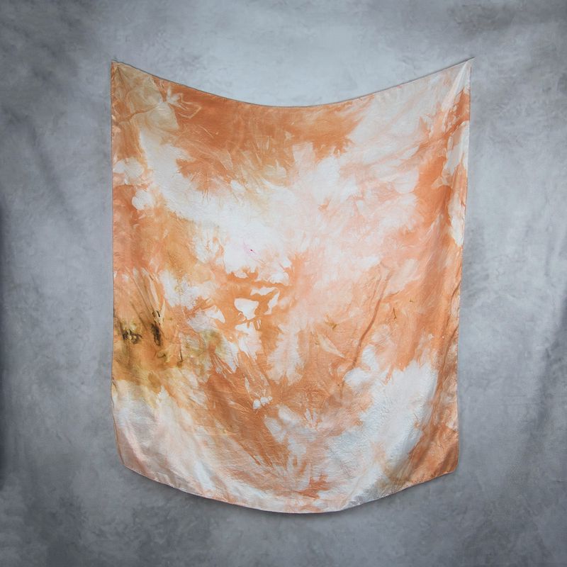 Hodvábna šatka VZOR_33, 85 × 90 cm, Made in Slovakia
