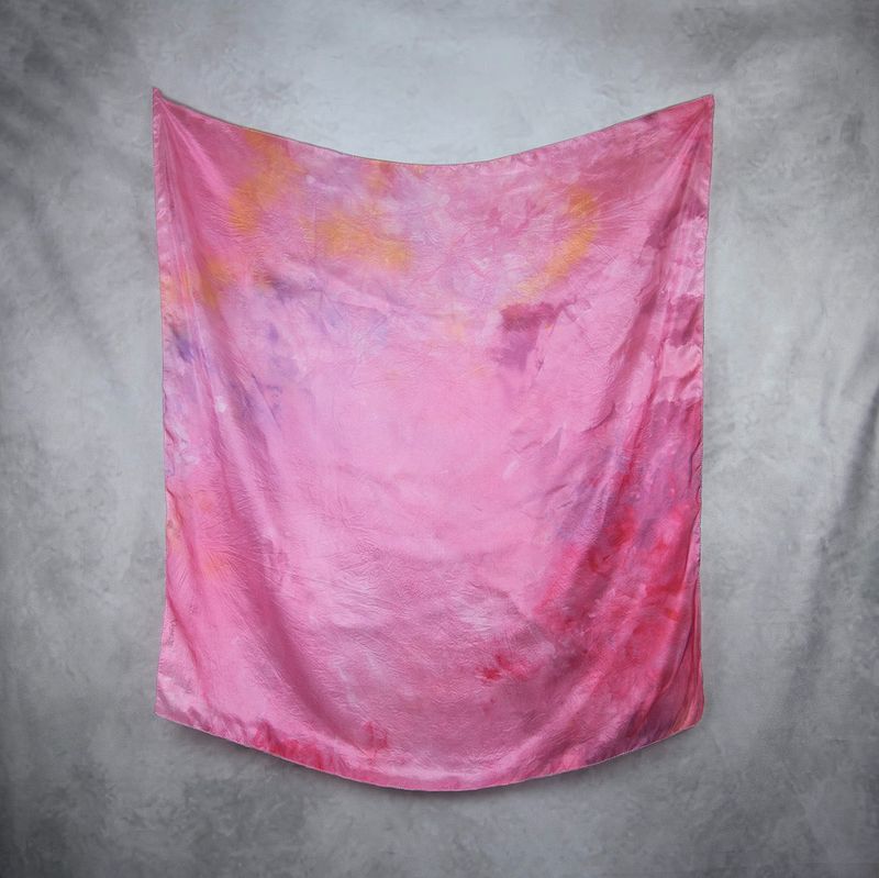 Hodvábna šatka VZOR_39, 85 × 90 cm, Made in Slovakia