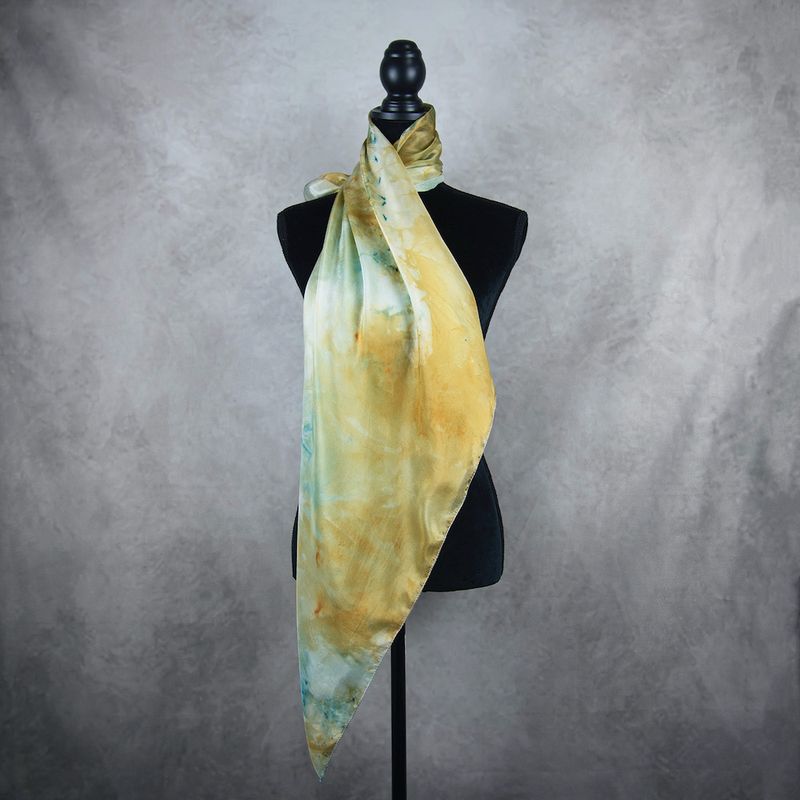 Hodvábna šatka VZOR_30, 85 × 85 cm, Made in Slovakia