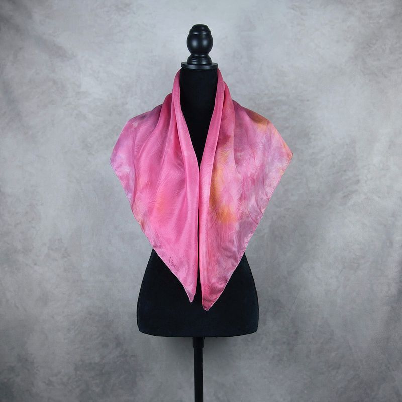 Hodvábna šatka VZOR_39, 85 × 90 cm, Made in Slovakia