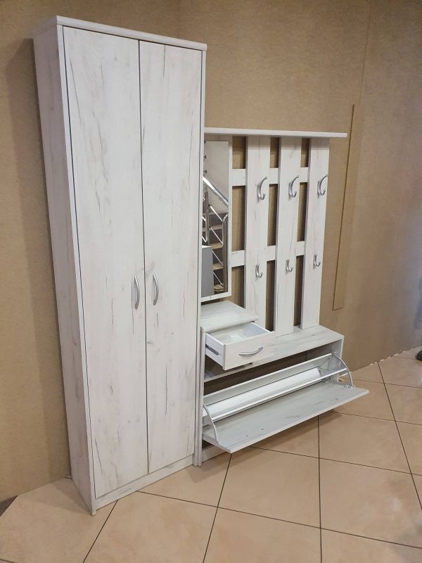 Moderná predsieň craft white