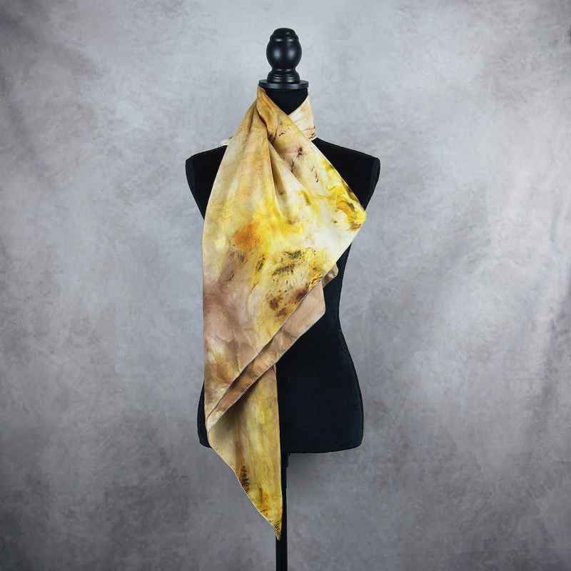 Hodvábna šatka VZOR_45, 85 × 85 cm, Made in Slovakia