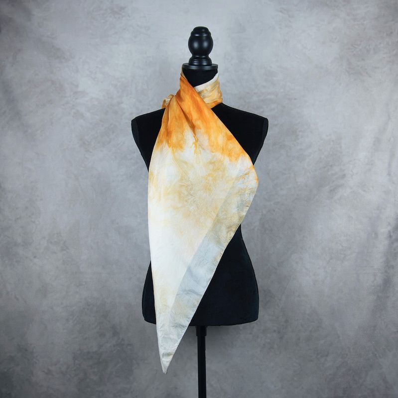 Hodvábna šatka VZOR_31, 85 × 90 cm, Made in Slovakia