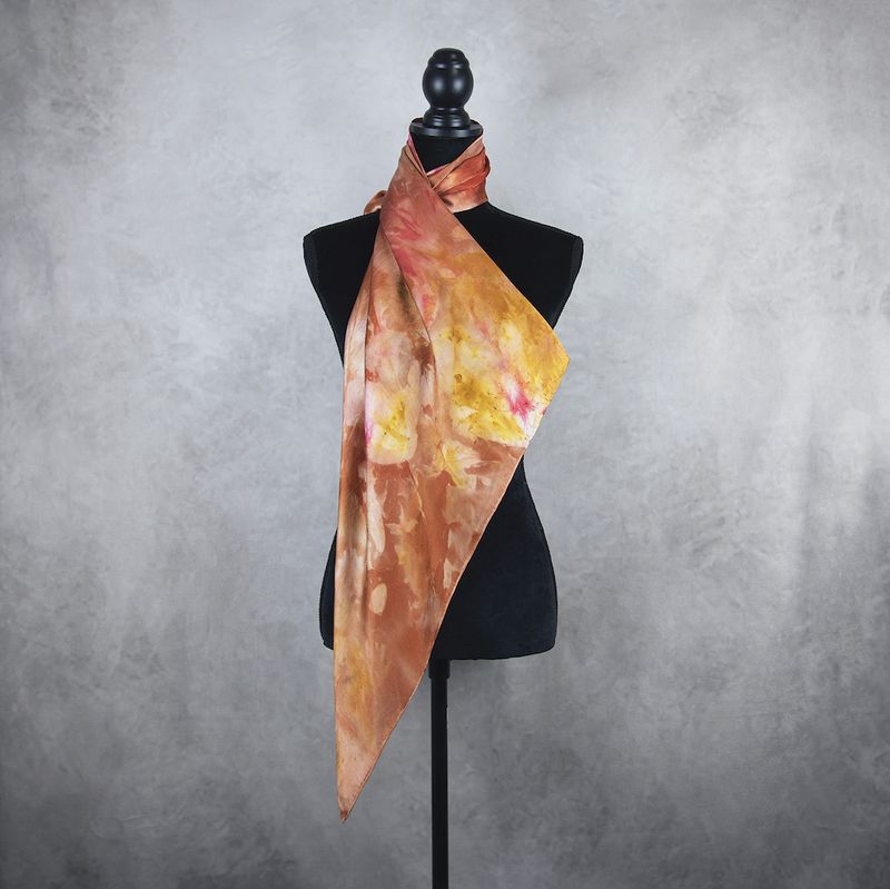 Luxusná hodvábna šatka LIMITED_328 – 100 % prírodný hodváb, 90 × 90 cm