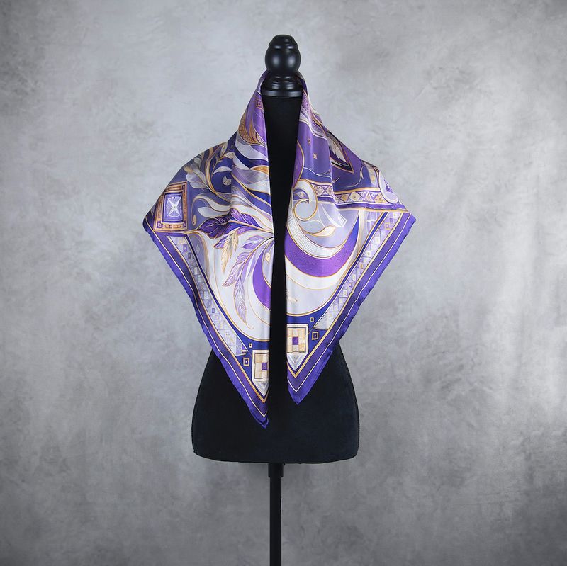 Hodvábna šatka LÍŠKA – PURPUROVÁ, 100 % prírodný hodváb, 90 × 90 cm