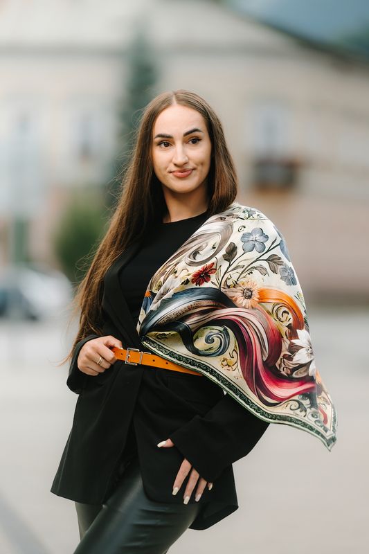 Módna hodvábna šatka LÚČNE KVETY - ZELENÉ, 90 x 90cm