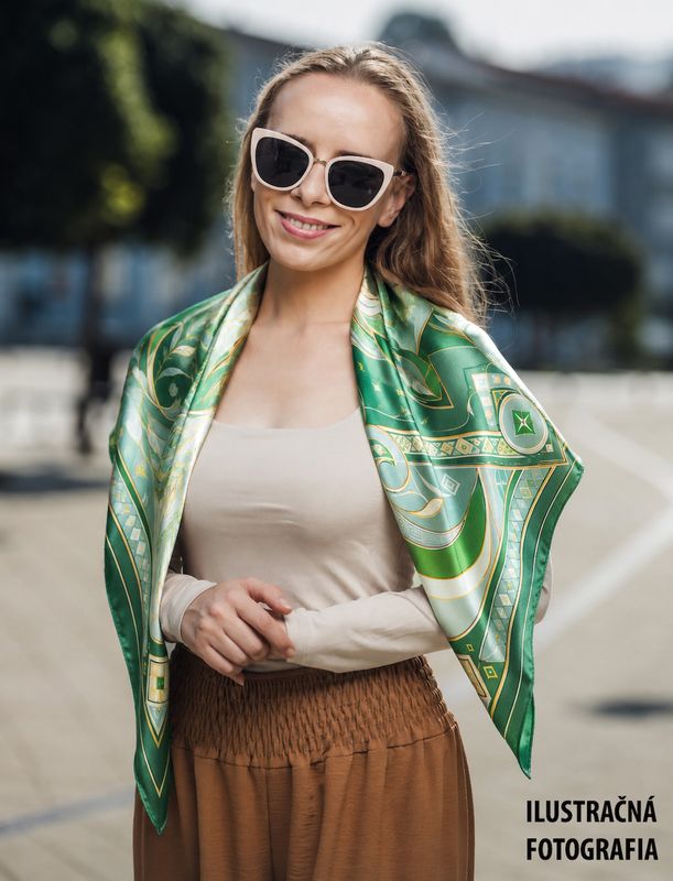 Hodvábna šatka LÍŠKA – ZELENÁ, 100 % prírodný hodváb, 90 × 90 cm