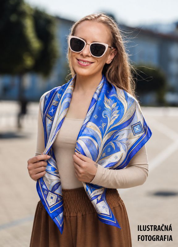 Hodvábna šatka LÍŠKA – MODRÁ, 100 % prírodný hodváb, 90 × 90 cm